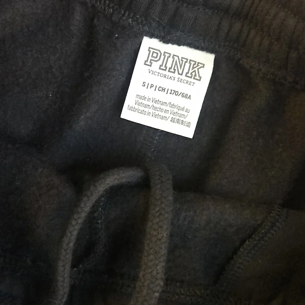 NWOT tropical Print VS PINK shorts - Picture 4 of 5